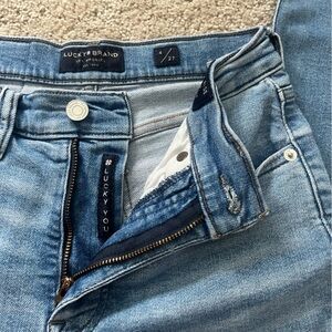 Lucky Brand High Rise Blue Jeans with Classic Style
